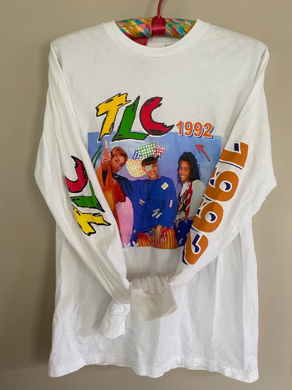 Cross Colours Graphic Long Sleeve TLC 1992 / White / S Urban Outfitters